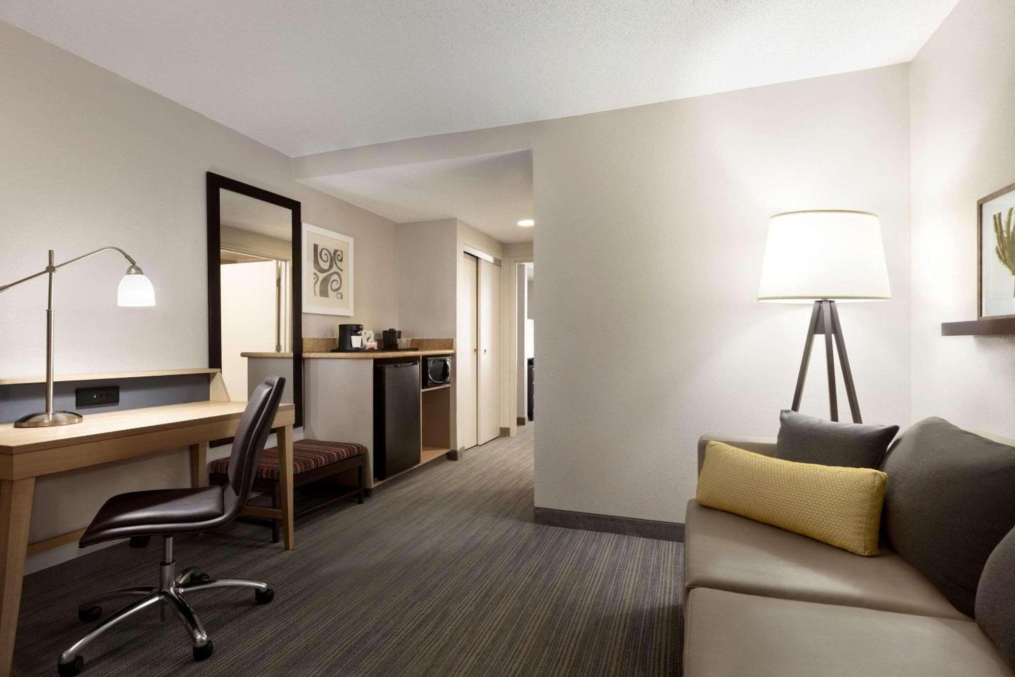 Country Inn & Suites By Radisson, Washington, Dc East - Capitol Heights, Md Exteriér fotografie